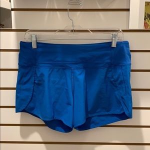 Lululemon Women’s Speed Up shorts Size 6